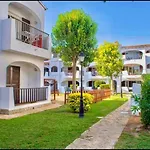 Oasis Cala'n Porter Con Piscinas Y Junto La Playa. Cala En Porter (Menorca)