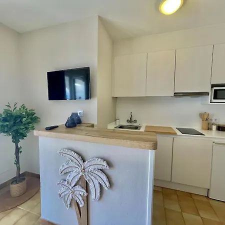 Oasis Cala'n Porter Con Piscinas Y Junto La Playa. Appartement
