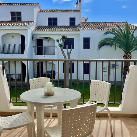 Oasis Cala'n Porter Con Piscinas Y Junto La Playa.