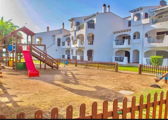 Oasis Cala'n Porter Con Piscinas Y Junto La Playa. *