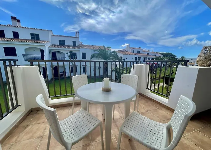 Oasis Cala'n Porter Con Piscinas Y Junto La Playa. *