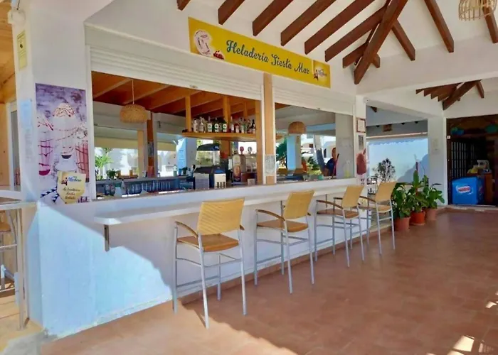 Oasis Cala'n Porter Con Piscinas Y Junto La Playa. Apartamento *