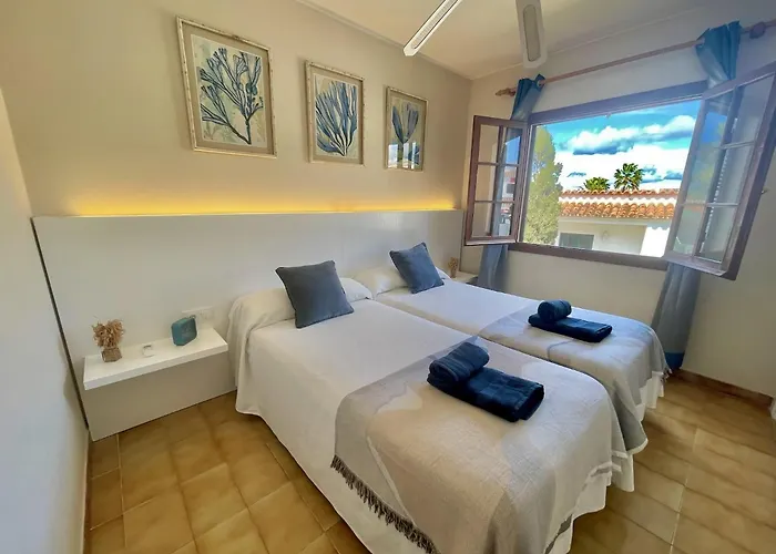 Oasis Cala'n Porter Con Piscinas Y Junto La Playa. Apartamento *